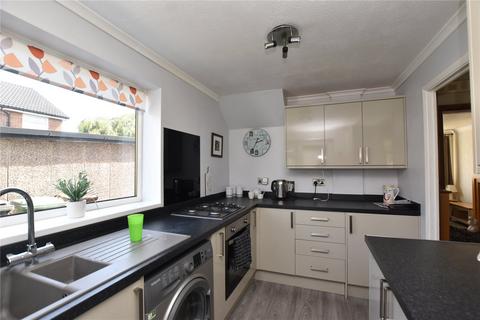 3 bedroom semi-detached house for sale, West Lea Grove, Yeadon, Leeds, West Yorkshire
