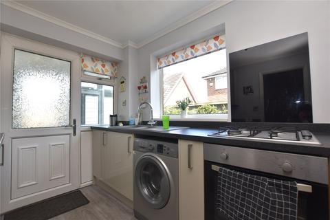 3 bedroom semi-detached house for sale, West Lea Grove, Yeadon, Leeds, West Yorkshire