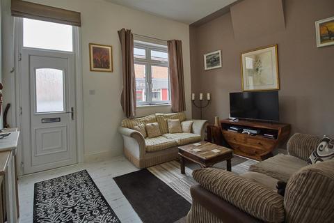 3 bedroom end of terrace house for sale, Trinity Lane, Hinckley