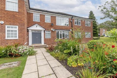 undefined, Sandmoor Green, Leeds
