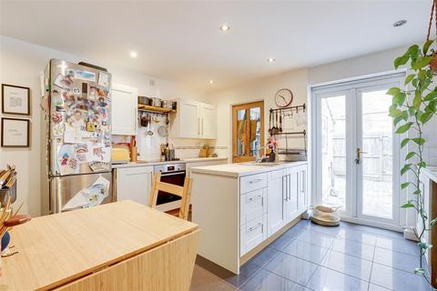 3 bedroom terraced house for sale, Meadow Road, Netherfield NG4