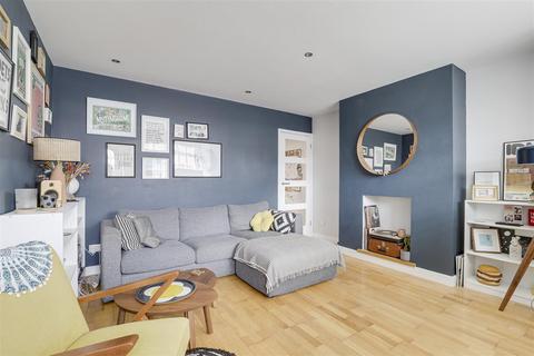 3 bedroom terraced house for sale, Meadow Road, Netherfield NG4