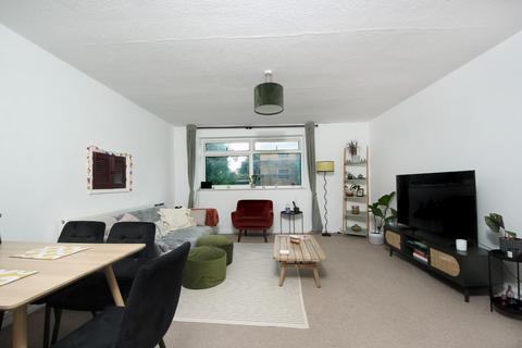 2 bedroom apartment for sale, Long Acre Court , W13