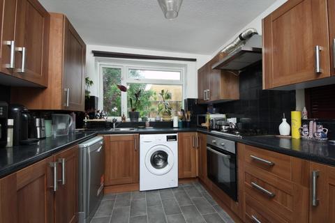 2 bedroom apartment for sale, Long Acre Court , W13