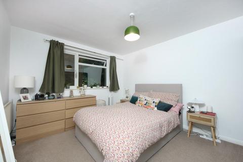 2 bedroom apartment for sale, Long Acre Court , W13