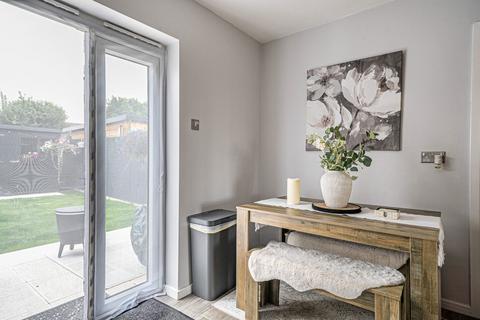 7 Dellands, Overton, Basingstoke, RG25 3LD