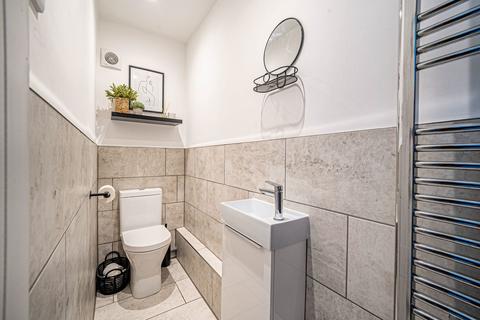 7 Dellands, Overton, Basingstoke, RG25 3LD