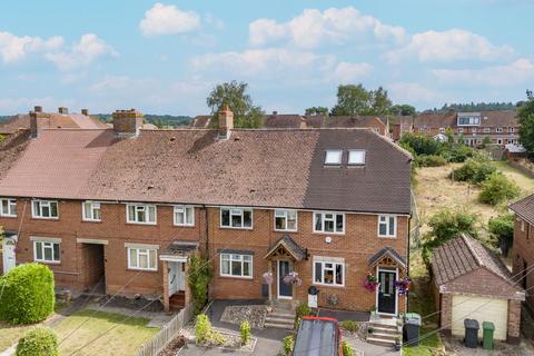 7 Dellands, Overton, Basingstoke, RG25 3LD