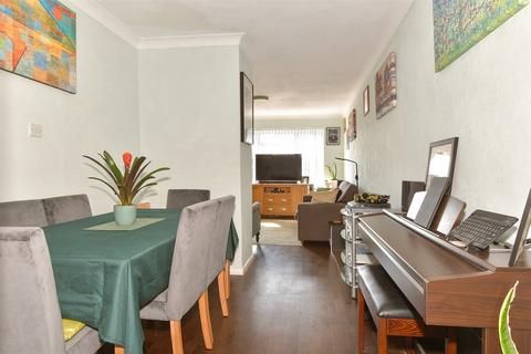 27 Darent Mead, Sutton At Hone, Dartford, DA4 9EH