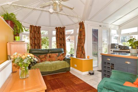 27 Darent Mead, Sutton At Hone, Dartford, DA4 9EH