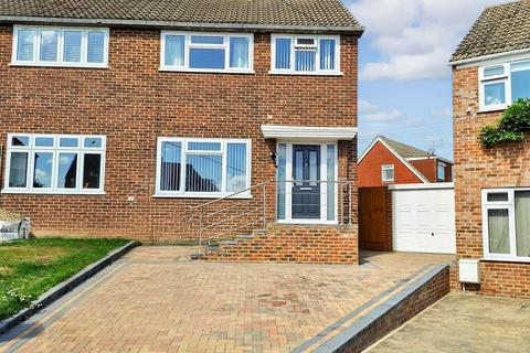 27 Darent Mead, Sutton At Hone, Dartford, DA4 9EH