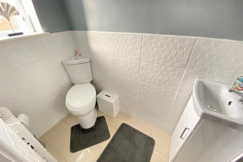 4 bedroom detached house for sale, Chapman Road, Canvey Island SS8