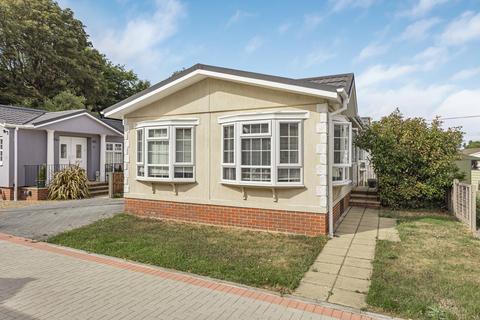 2 bedroom park home for sale, Nightingale Rise, Addlestone KT15