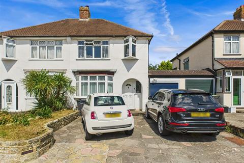 38 Thornton Crescent, Coulsdon, CR5 1LH