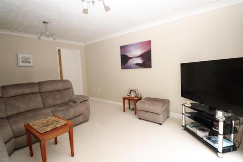 5 bedroom detached house for sale, Milfoil Avenue, Conniburrow, Milton Keynes
