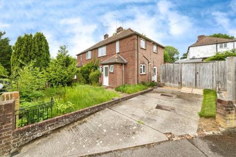 7 Elizabeth Crescent, East Grinstead, RH19 3HY