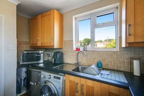 7 Elizabeth Crescent, East Grinstead, RH19 3HY