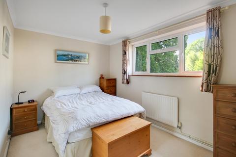 7 Elizabeth Crescent, East Grinstead, RH19 3HY