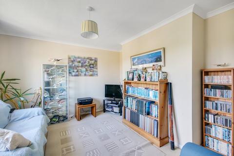 7 Elizabeth Crescent, East Grinstead, RH19 3HY