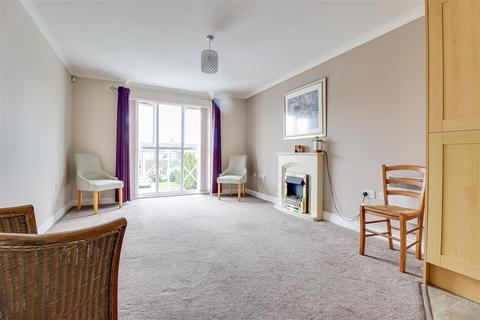 1 bedroom retirement property for sale, Long Road, Canvey Island SS8