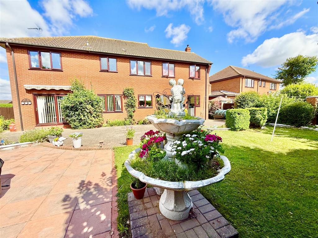 Garden and rear aspect