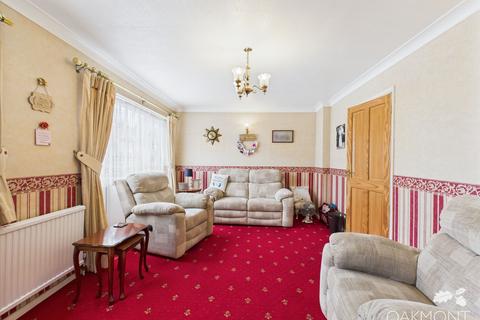 4 bedroom semi-detached house for sale, Mowbrays Road, Romford