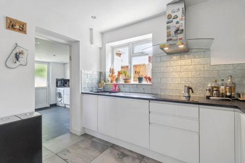 4 bedroom semi-detached house for sale, Bournehall Avenue, Bushey