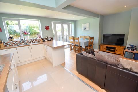 3 bedroom semi-detached house for sale, Canterbury Road, Davyhulme, M41