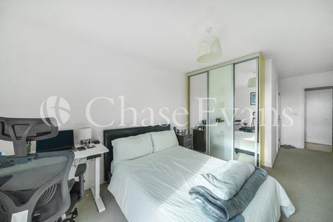3 bedroom flat to rent, Chi Building, The Hawksmoor, 54 Crowder Street, Tower Hill, London, E1