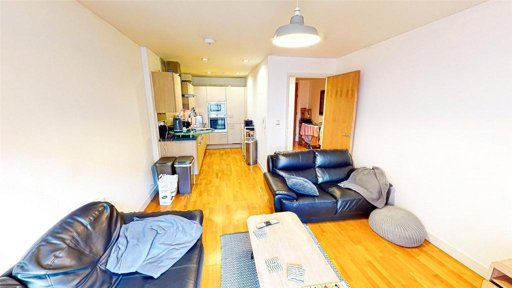 Apartment in Manchester, City Centre - View 3