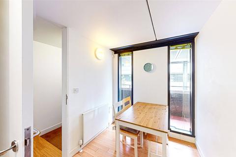 2 bedroom apartment to rent, Budenberg Haus, 30 Woodfield Road WA14