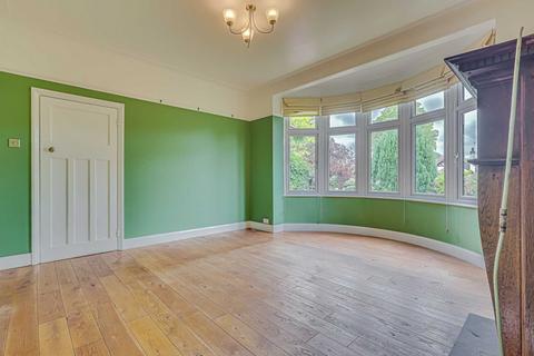 undefined, Thorpe Hall Avenue, Southend-on-Sea, SS1