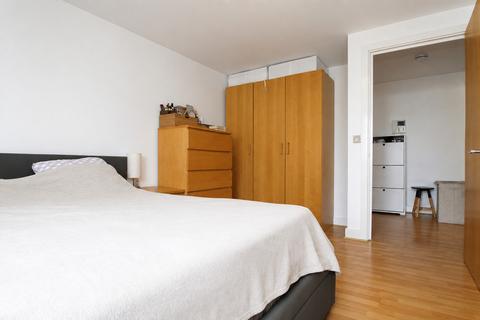 1 bedroom apartment to rent, Empress Court, Woodins Way