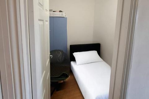 2 bedroom flat to rent, Church Road, Manor Park, London, E12