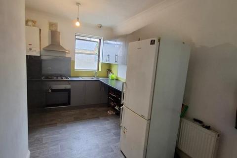2 bedroom flat to rent, Church Road, Manor Park, London, E12