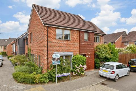 3 bedroom detached house for sale, Braeburn Road, Crawley RH11