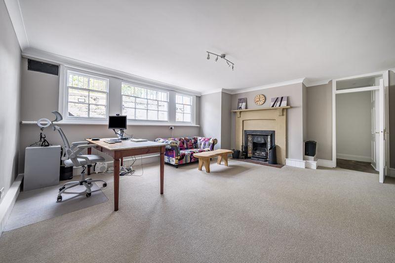 Living Room/Bedroom