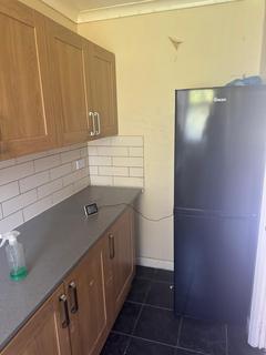 2 bedroom flat to rent, Hayes UB4