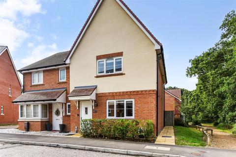 Merritt Way, Lovedean