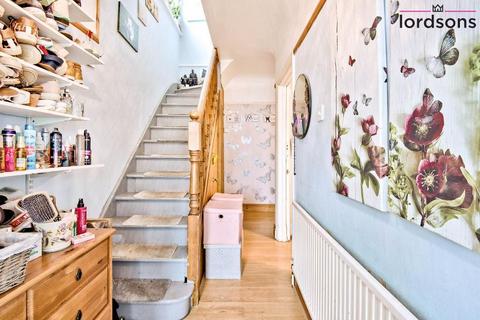 3 bedroom semi-detached house for sale, Bournemouth Park Road, Southend-on-Sea, SS2 5LU