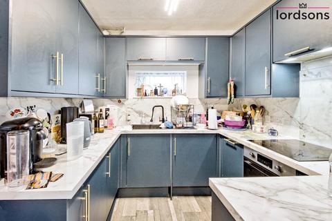 3 bedroom semi-detached house for sale, Bournemouth Park Road, Southend-on-Sea, SS2 5LU