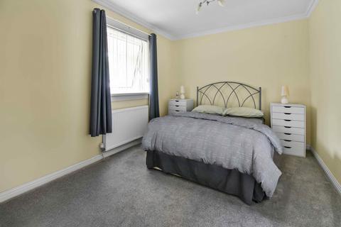 15 Burnside, Dechmont, Broxburn, EH52 6LQ
