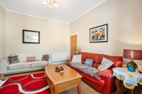 10 Leighton Crescent, Easthouses, Dalkeith, EH22 4DY