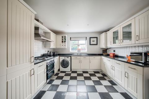 5 Ward Close, Fradley, Lichfield, WS13 8TS