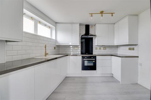2 bedroom apartment for sale, Palmerston Road, Westcliff-on-Sea SS0