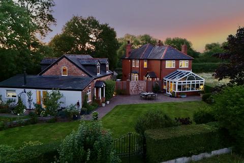 5 bedroom detached house for sale, Rake Lane, Eccleston, Chester CH4 9JN