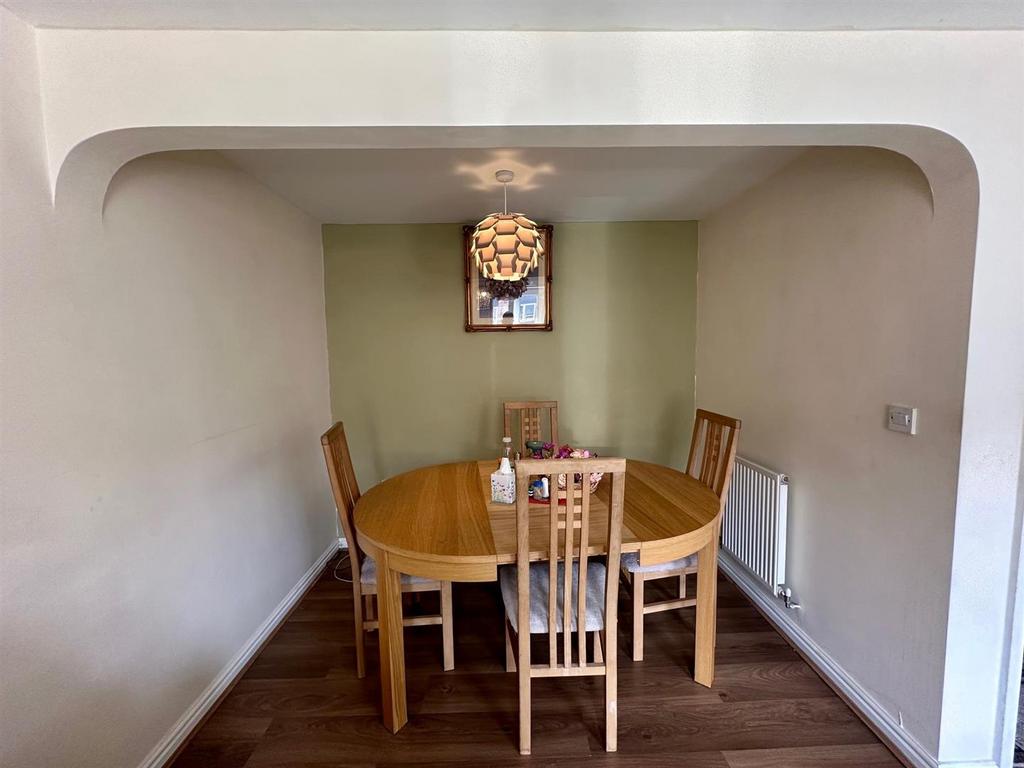 Lounge/Dining Room