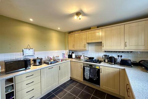 3 bedroom townhouse for sale, Clayburn Road, Peterborough PE7