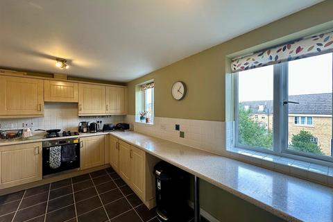 3 bedroom townhouse for sale, Clayburn Road, Peterborough PE7