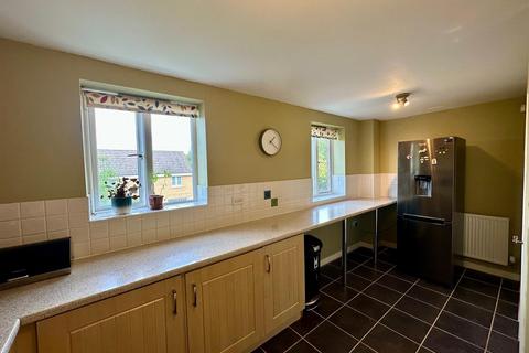 3 bedroom townhouse for sale, Clayburn Road, Peterborough PE7